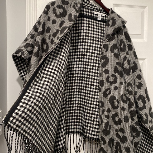 Michael Stars Leopard Print zip up poncho with fringes O/S - Picture 4 of 6